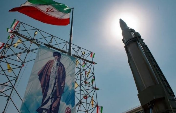 AshirAbbasi's tweet photo. 🚨 BREAKING:

Sources claim that 🇮🇷 Iran has now achieved the status of a ☢️ nuclear power. https://t.co/zEIE8ZdNbB
