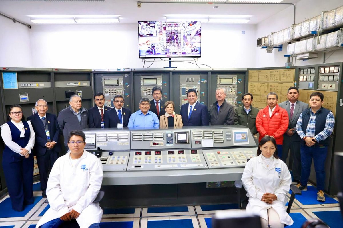 Ministro Rómulo Mucho, junto al viceministro de Electricidad, Víctor Carlos, realizó visita técnica con autoridades de la <a href="/UNMSM_/">Universidad Nacional Mayor de San Marcos</a> a central nuclear Oscar Miroquesada De la Guerra (RACSO), en Carabayllo, cuyo objetivo es la investigación y el desarrollo de tecnologías nucleares.