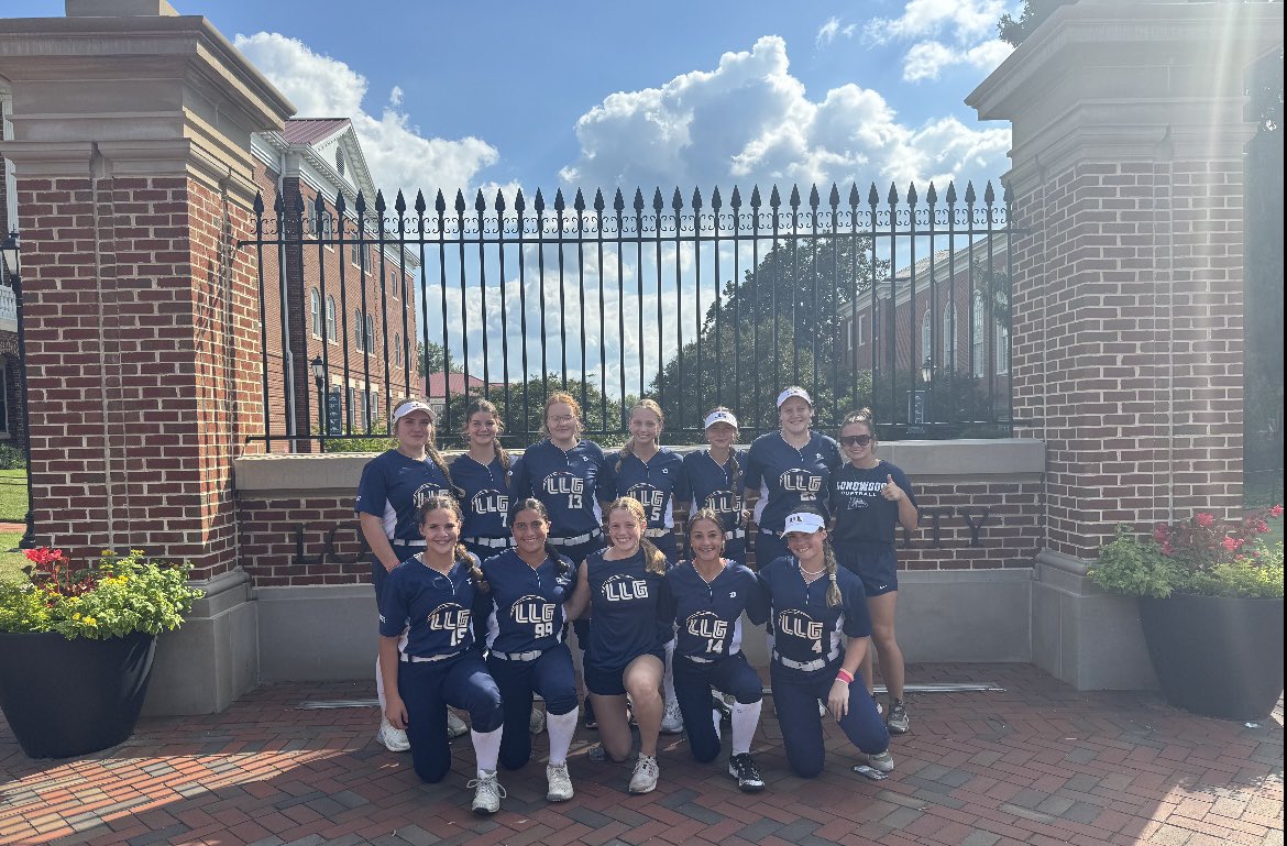 rileyeades5's tweet photo. Thank you @LongwoodSB for an awesome team camp!  The fun flew by.  Beautiful field and campus!  @DrCoachBrown5 @JordanLMcNary 

@llghumphrey @Org_LLG https://t.co/ok2zZ5nEph