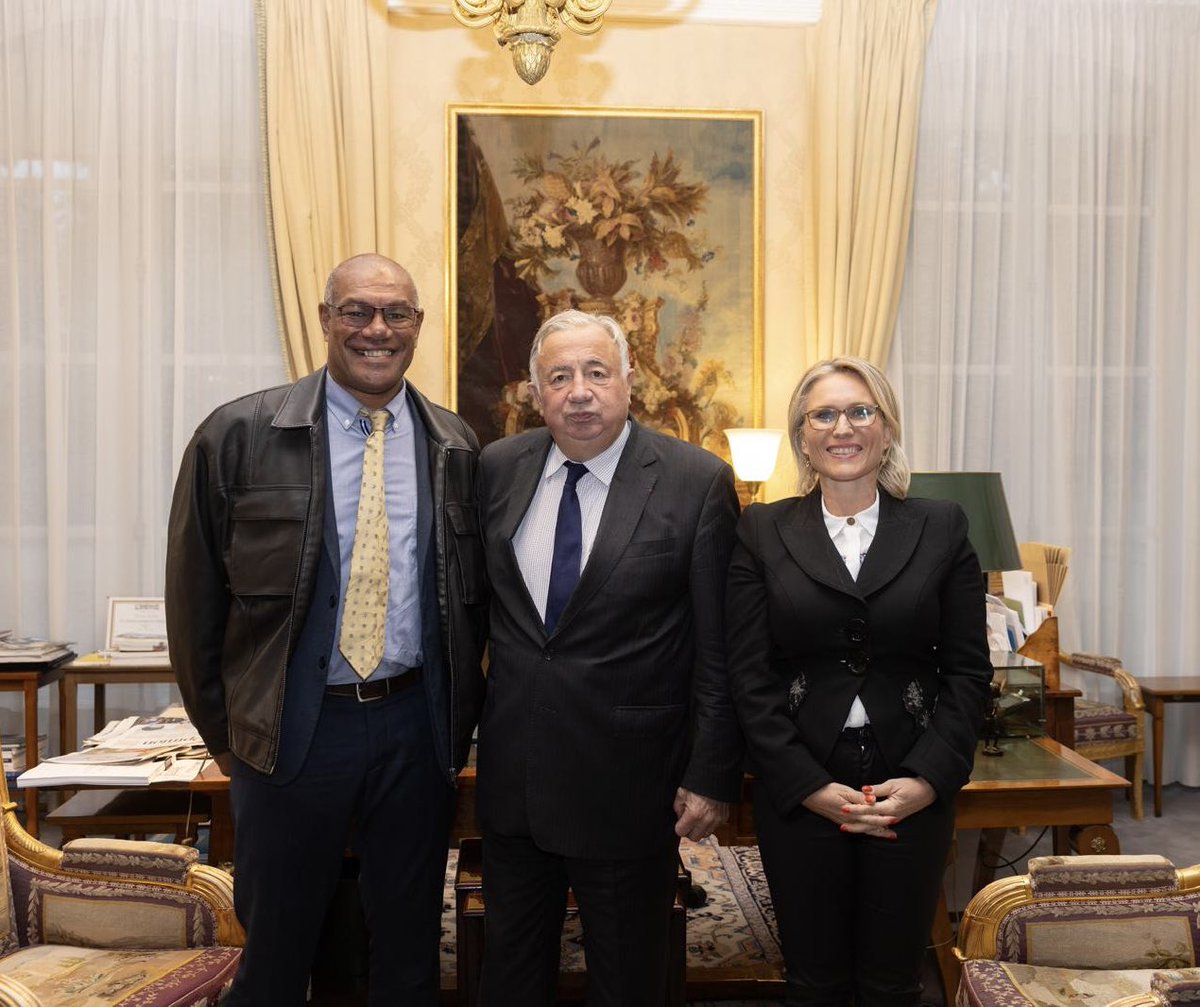 Le Ministre des OM, <a href="/fnb_officiel/">François-Noël BUFFET</a> du 16 au 18 octobre en #NouvelleCalédonie . 
De hautes personnalités de notre #Nation 🇫🇷pour sortir du chaos et regarder vers l’avenir. 
Une chance unique pour la discussion contre la violence et de la reconstruction en lieu et place du saccage.