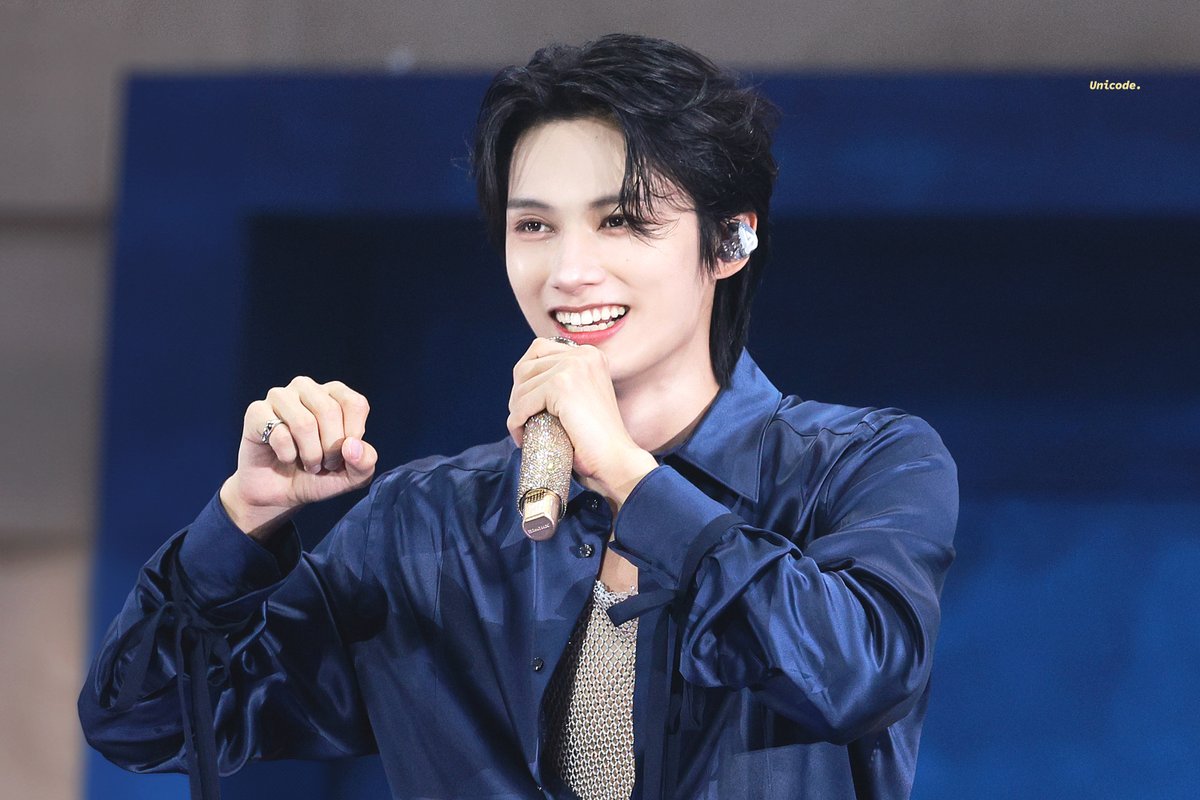 240724 🍀 CARAT LAND

ᵐᵉᵒʷˎˊ˗                  ᵐᵉᵒʷˎˊ˗
   m(ↀωↀ^)       m  ₍>ㅁ <^₎

#준 #JUN #준휘 #문준휘 #文俊辉
#세븐틴 #SEVENTEEN
#캐럿랜드 #SVTinCARATLAND