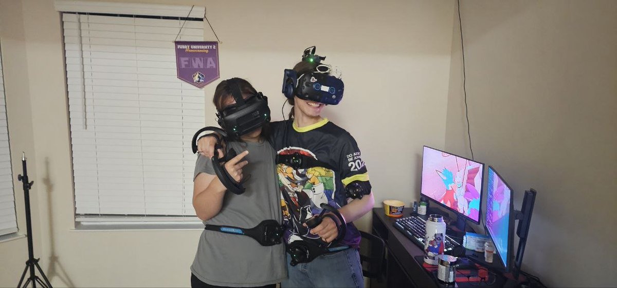 Partying with my roommate <a href="/JadeAlchemy/">Blithe Alchemy 🔜 MFF</a> in VR and IRL!
Happy Birthday goober! <33