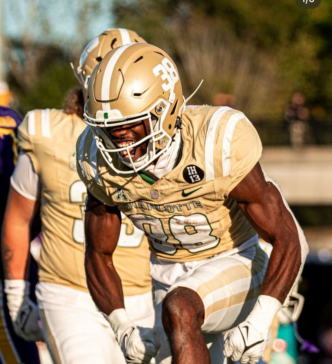Bless to receive my 3rd D1 offer from Charlotte <a href="/BrettSShufelt/">Brett Shufelt</a> <a href="/clarencemcdoug1/">Coach McDougal</a> <a href="/JUCOFFrenzy/">JUCO Football Frenzy</a>
