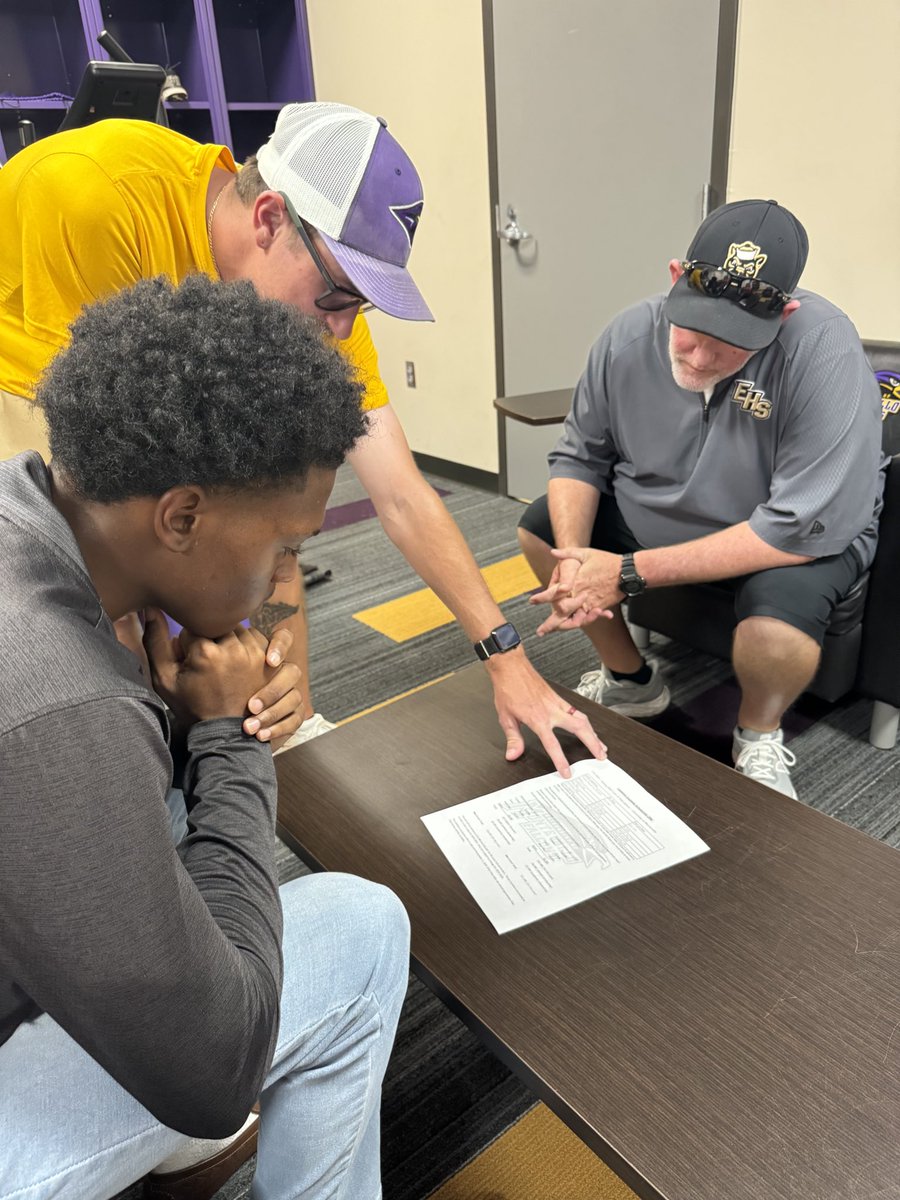 Cameron Andrews (@camerona190) on Twitter photo I just wanna thank God for bringing me this far in track and field. It is a blessing to receive an offer from the University of Montevallo thank you to <a href="/CoachGarretL/">Garret Lynch</a> for showing me around and making it feel like home. Goooo Falconsss!!!!!💜🪶 I just wanna thank God for bringing me this far in track and field. It is a blessing to receive an offer from the University of Montevallo thank you to <a href="/CoachGarretL/">Garret Lynch</a> for showing me around and making it feel like home. Goooo Falconsss!!!!!💜🪶