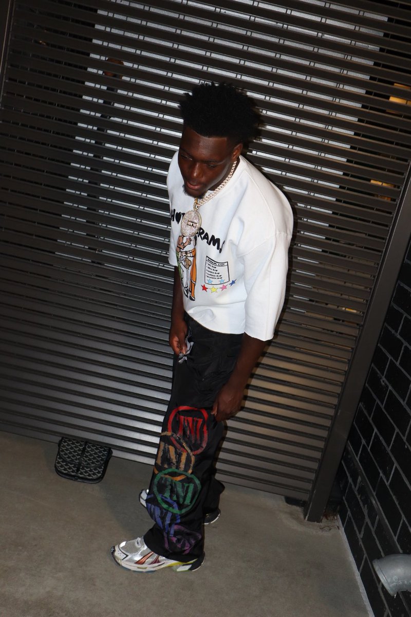 pprbxt's tweet image. 🦈🦈