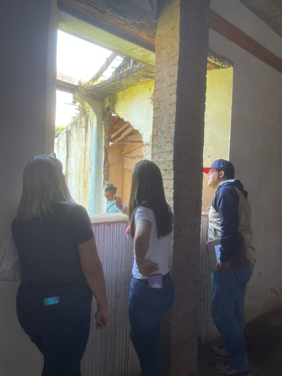 #07Oct, Visita de la Comisión Presidencial de la Fundación Pueblo Zamorano, para levantamiento técnico para rehabilitación de la Pulpería del Gral. del Pueblo Soberano Ezequiel Zamora, ubicada en Villa de Cura Municipio Zamora Edo.Aragua 
<a href="/cheanahis/">Anahis Palacios</a> 
<a href="/Soykarinacarpio/">Karina Carpio</a>