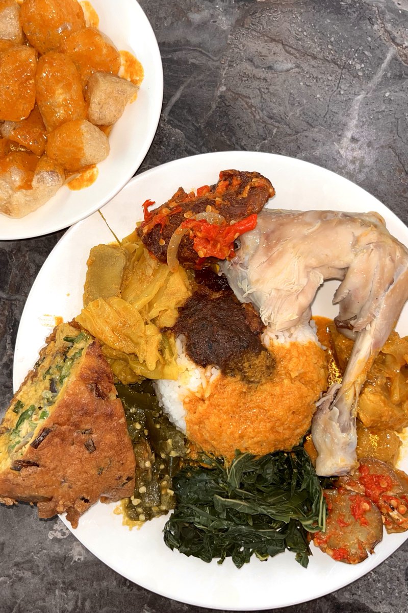 Mari berhenti perbalahan Malaysia-Indonesia dan mula menghargai satu sama lain.

Here are 3 things I thank Indonesia for:
1. Galau songs
2. Indo memes 
3. INDO FOOD 💯🔥🔥