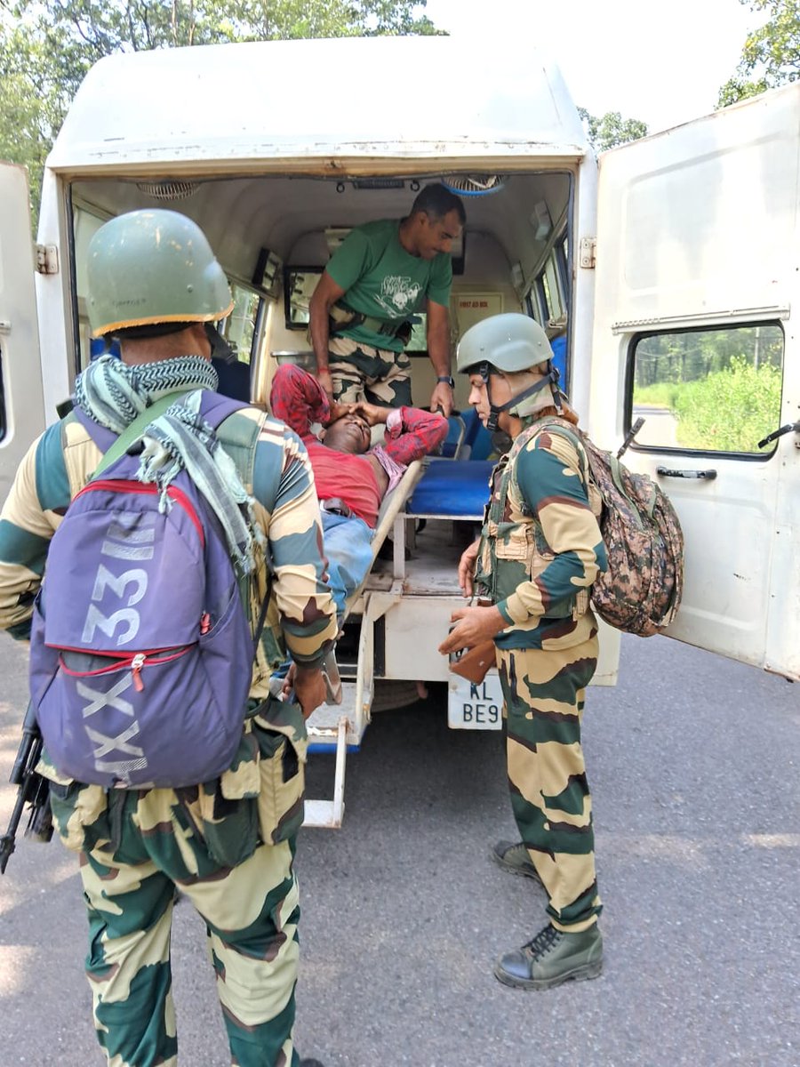 BSFChhattisgarh's tweet photo. Good work done by 47 BN, BSF.

On 7/10/24, Utpal Sardar s/o Bankim Sardar, a resident of Village PV-15, Kanker was injured in a bike accident near COB-Mahla. He was given first aid and later evacuated to Civil Hospital, Pakhanjure by a #BSF ambulance.

#JaiHind 
#BSFWithTribals https://t.co/a0awsPES3b