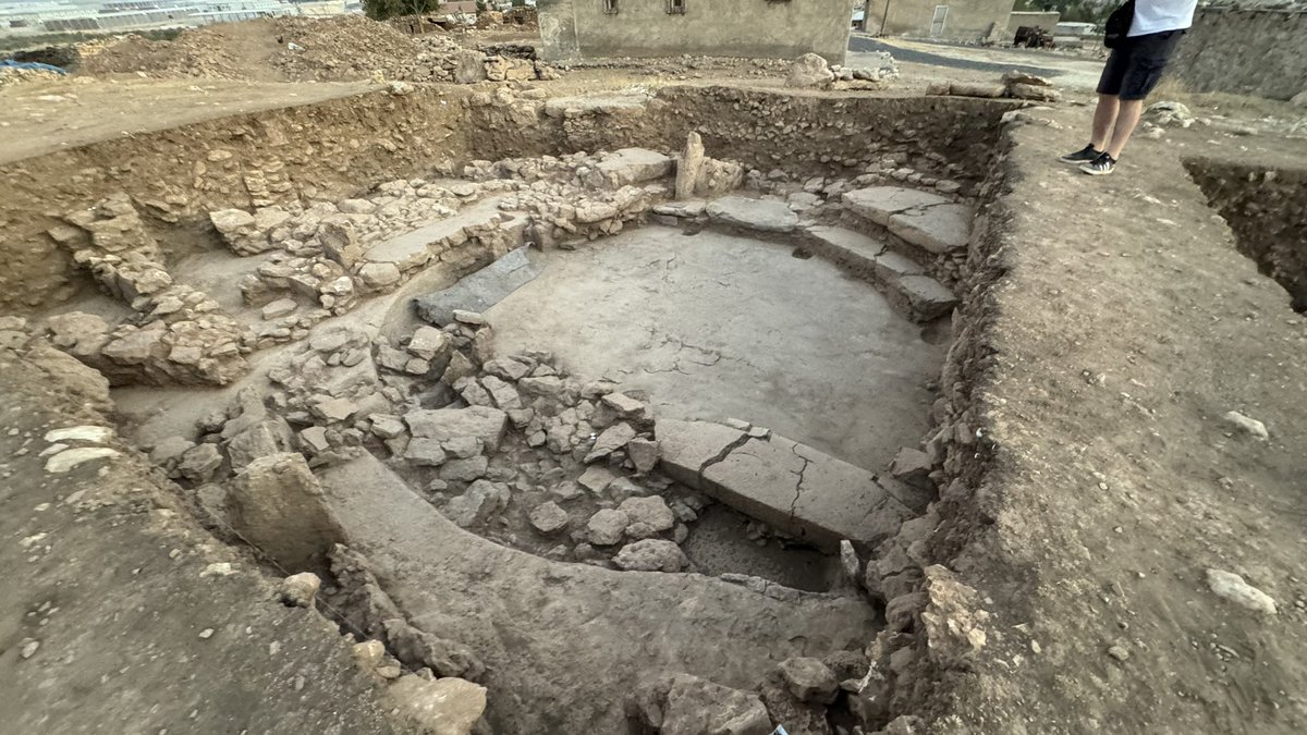 Anyextee's tweet photo. Gobekli Tepe isn’t the only “tepe” worth seeing, though it’s the one everyone talks about. Take Sayburç, for example—arguably more exciting, as we stand on the precipice of new discoveries there. #AncientHistory #AdeptExpeditions #Sayburc https://t.co/65H0QbfeDd