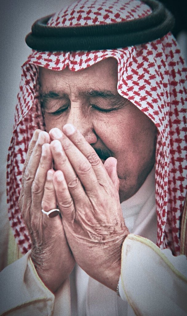 deepmind2000's tweet image. اللهم احفظ ملكنا، والبسه لباس العافيه و الصحه💚