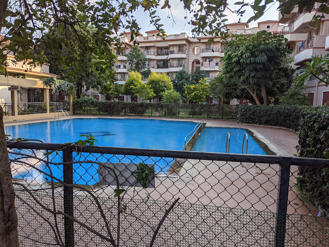 IshanKaler's tweet photo. ⌛️Society has a great pool, gym, badminton, squash, tennis court, basketball, table tennis. Large perimeter for walk.
🛀 Dedicated bathroom with unlimited water and good pressure. In-society water management system. https://t.co/OEZlAMj7Yz