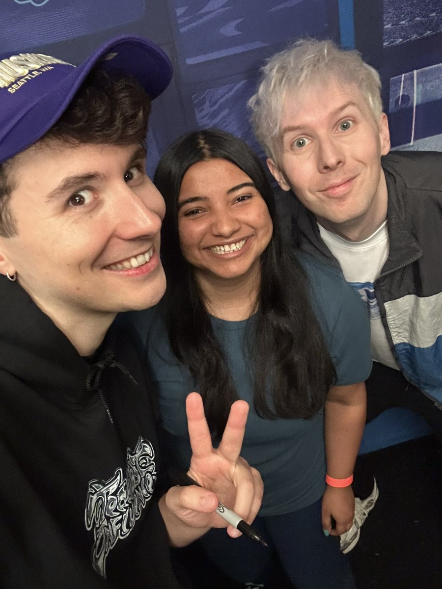 CardSwipeCorpse's tweet image. We recreated the photo from 10 years ago🥺💛 also I yapped about geoguessr