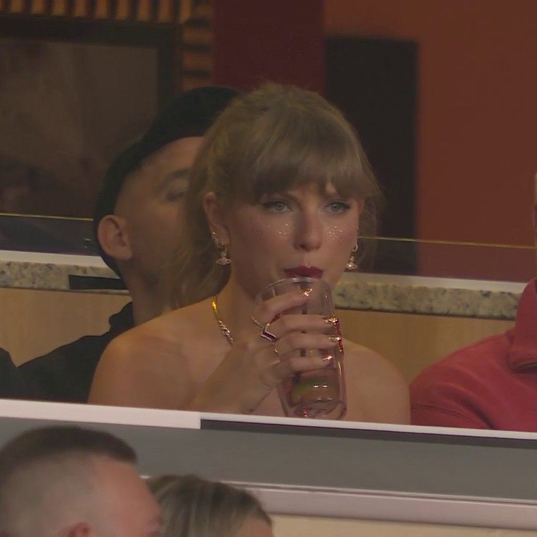 FOX Sports: NFL tweet media