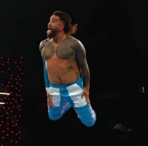 FadeAwayMedia's tweet photo. SAME ENERGY 

#WWERAW https://t.co/rzSihCQlGj