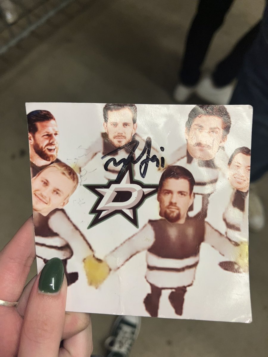 ofthesunrry's tweet photo. set this down and tyler goes “what. is that.” https://t.co/YH2TvZknbg