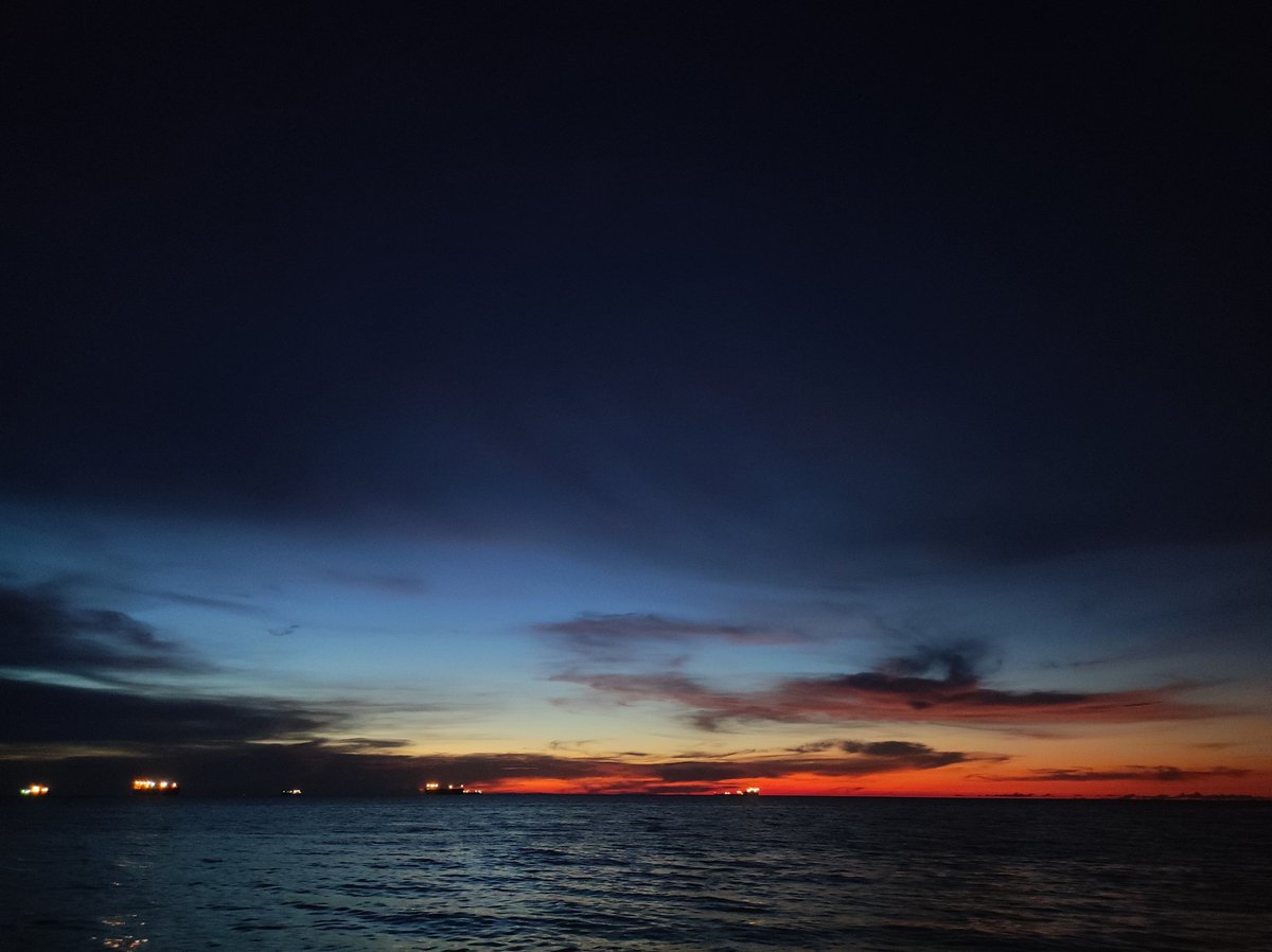 IndianySnchezs's tweet photo. Lo que amo los atardeceres en la costa🤌🏻🥰 https://t.co/KlMFRaFeNU