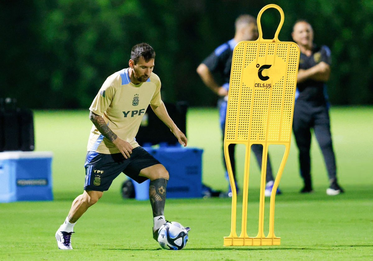 La leyenda Messi en el primer entrenamiento con Argentina en esta fecha FIFA