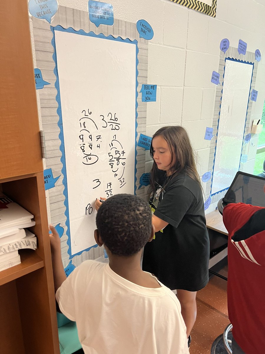 Randee Hall and her building thinking classrooms in 5th grade math. I don’t know how much more WICOR you can get?! #AHL_AVID #TrustyHuskies