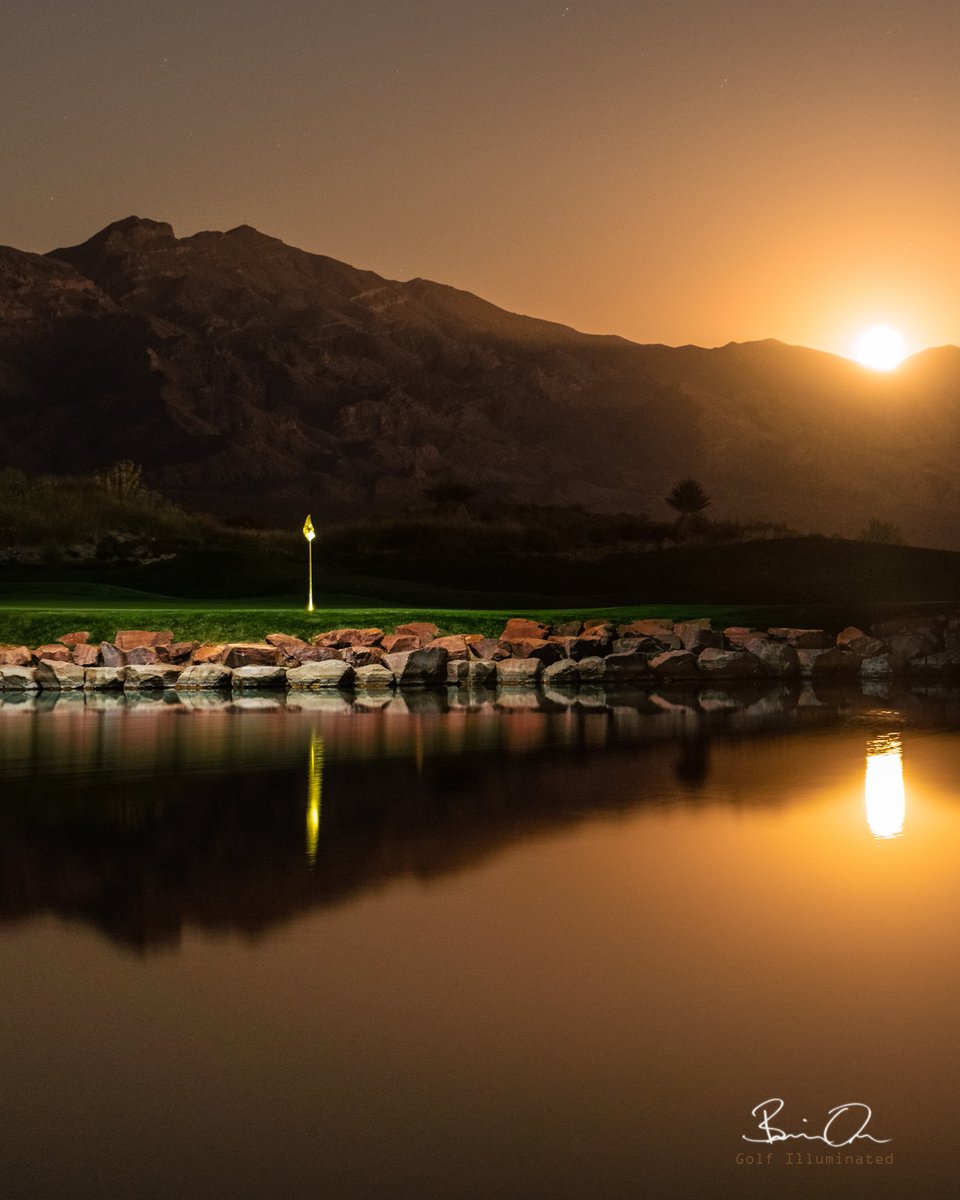 Otherworldly. Playing with stunning desert light at Las Vegas Paiute Golf Resort.

lasvegasteetimes.com

Photo from <a href="/BrianOarGolf/">Brian Oar</a>’s #GolfIlluminated series.