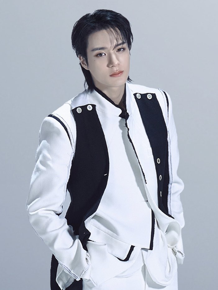 jungshasa's tweet photo. jeno 🖤 https://t.co/tf06i0RUBX