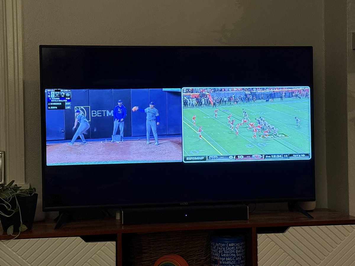 brianttu's tweet photo. Both? Both. @Chiefs @Royals https://t.co/gBxnQSTMSn