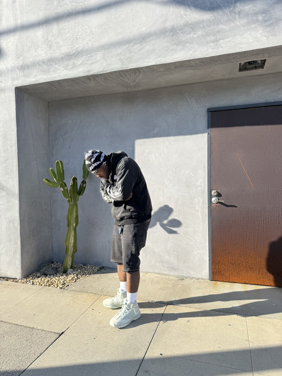 HellraiserZay's tweet photo. VENGEANCE 🦇🏴‍☠️

ZIP UP DROPPING OCTOBER 20TH https://t.co/IMd0vBHDjw