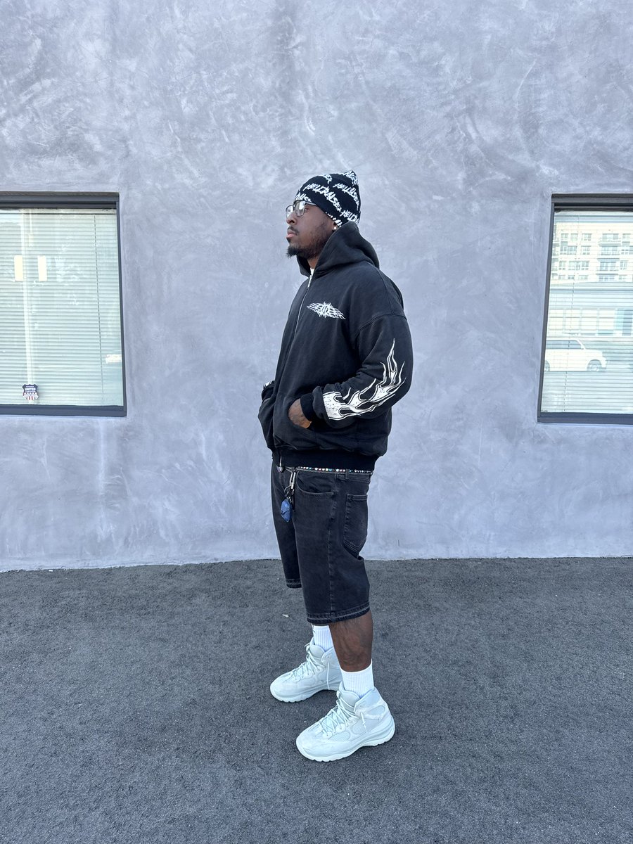 HellraiserZay's tweet photo. VENGEANCE 🦇🏴‍☠️

ZIP UP DROPPING OCTOBER 20TH https://t.co/IMd0vBHDjw