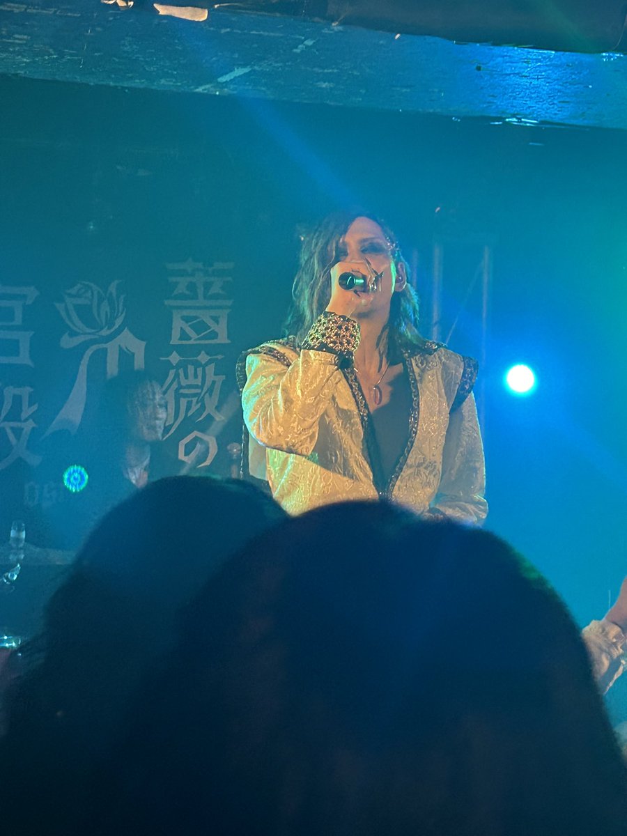 薔薇の宮殿のライブに行って来ました♪
眩しいほどカッコよくて、超絶楽しかったです🎵
王子！お誕生日おめでとう🎉
#薔薇の宮殿
