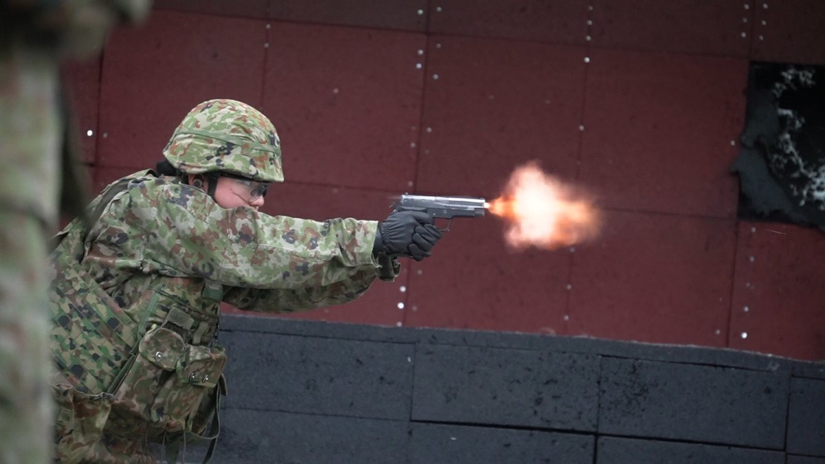 1i_nerima's tweet photo. 連隊は拳銃射撃訓練を実施しました。訓練を重ねることにより若手隊員も飛躍的にその能力を向上させています。
#練馬
#１連隊
#９Ｐ https://t.co/L7jePuFC2c