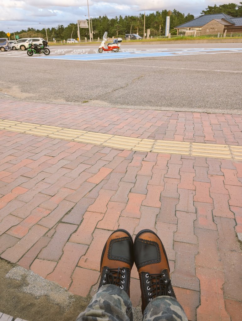 mie_gts510's tweet image. #SSTR 服装について質問されたので、参考になればと。
印象としては、蒸し暑かった。
カッパを着ると暑い🥵
今週からは秋が深まるので寒いのかな。5月の時みたいに山に雪ないし、小雨だったのでカッパ着なくても良かったかも。続く→

 #MaxFritz