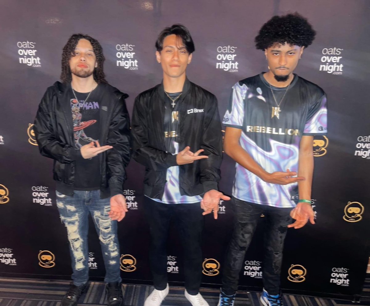 CenturySZN's tweet image. Worlds was such a vibe this year, always love seeing all the homies 🖤