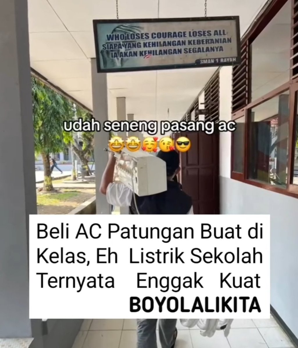 janghkar's tweet photo. Kok bisa ya.. listrik sekolahnya emang brapa? 
sungguh ironis negri ini😭🥺 https://t.co/YopRRHCpb4