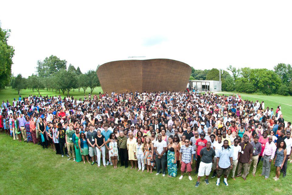 ChildDefender's tweet photo. 👀👀👀 Look at this photo of our #CDFFreedomSchools Servant Leader Interns 12 years ago at #CDFHaleyFarm! We're calling on all CDF alumni, staff or volunteer, to join us in Clinton, TN Oct. 18-20 for #CDFAlumniHomecoming! Registration closes in TWO DAYS: https://t.co/mqIz1Fw10i https://t.co/wj2xl8mmlX