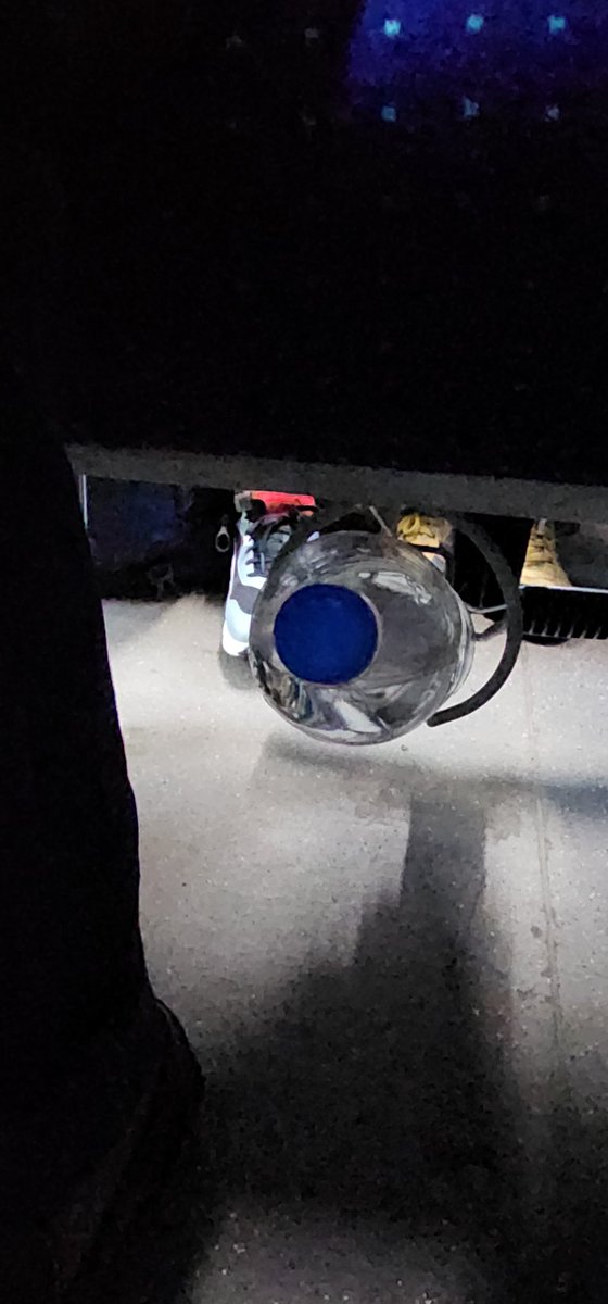 sarryhere's tweet photo. @IRCTCofficial @RailMinIndia @AshwiniVaishnaw 
22303 HWR - Gaya vande bharat (08/10/2024) PNR 6342476017
Excellent train n comfortable journey, Food is delicious.
Only one thing - water-bottle holders are at very uncomfortable location
Just a positive feedback https://t.co/tOUobqjvAR