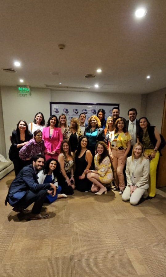 abogtransforma's tweet photo. 🤝 Una vez más, este grupo hermoso llegó a otro punto del país para estar cerca de cada abogado litigante. Nos recibió la hermosa Iguazú. Debatimos, compartimos hermosos momentos y escuchamos a los colegas que llegaron desde distintos puntos de la provincia a 👇👇 sigue... https://t.co/MWpbuVM8YW