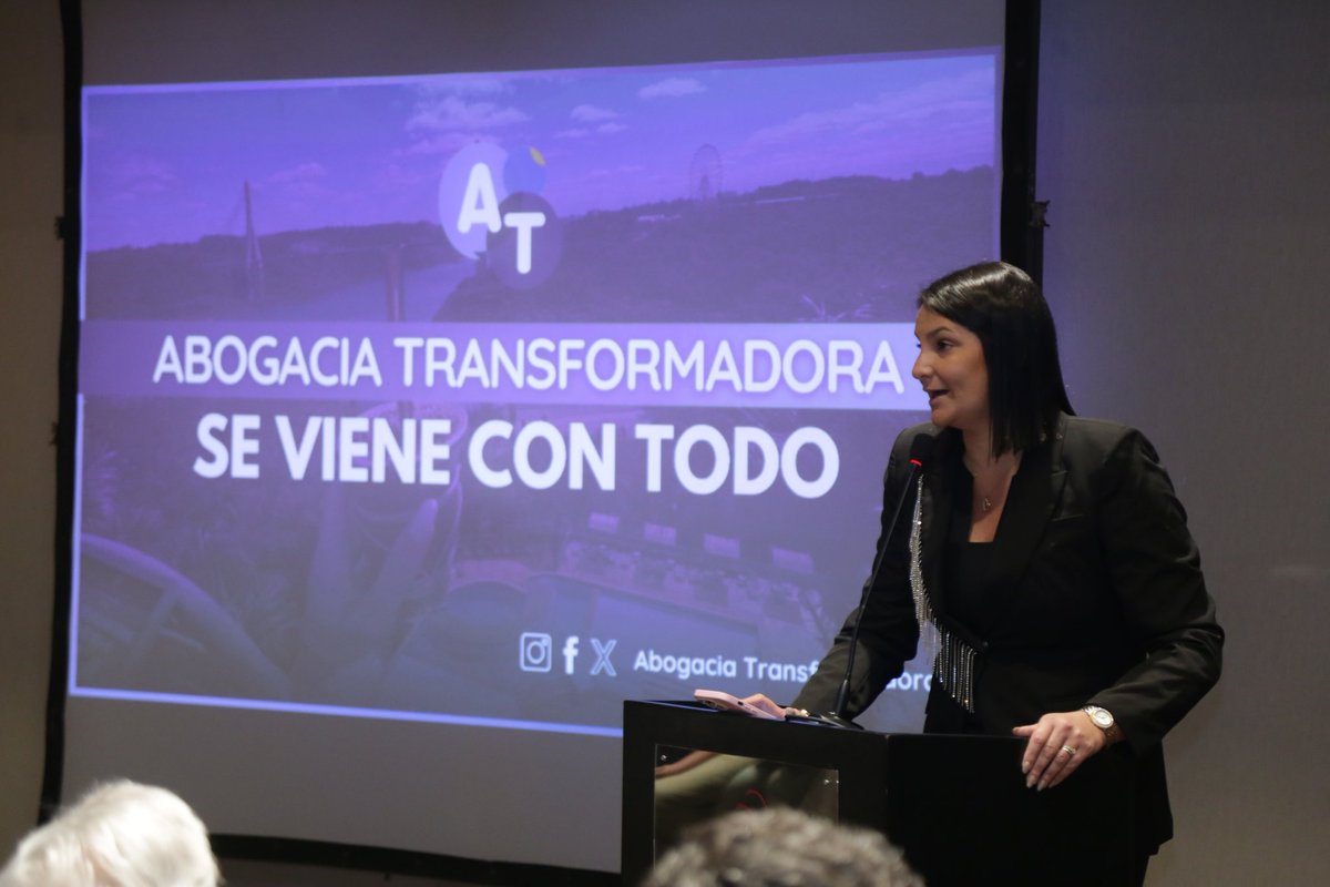 abogtransforma's tweet photo. 🤝 Una vez más, este grupo hermoso llegó a otro punto del país para estar cerca de cada abogado litigante. Nos recibió la hermosa Iguazú. Debatimos, compartimos hermosos momentos y escuchamos a los colegas que llegaron desde distintos puntos de la provincia a 👇👇 sigue... https://t.co/MWpbuVM8YW