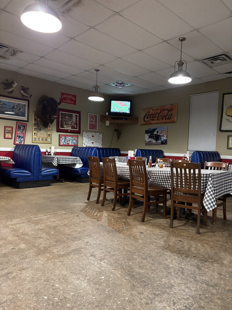 Come of ref that’s a fucking hold!