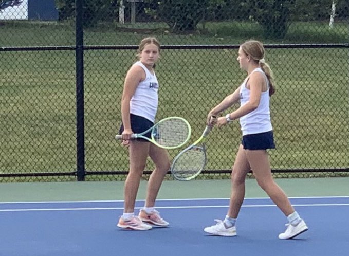 Four Country Day athletes are finalists for the Cincinnati Enquirer Athlete of the Week. Congrats to Ethan Argus (golf), Lee Thomas (football), Caroline &amp; Katherine Connelly (tennis). Click below to vote!

cincinnati.com/story/sports/h…