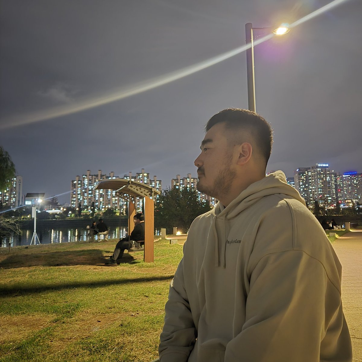 좋다는 사람은 많은데 정작 내가 좋아하는 사람은 누구지