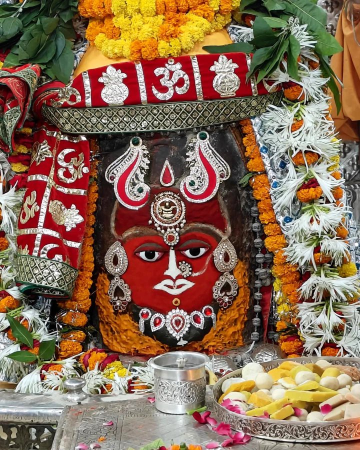 श्री महाकालेश्वर ज्योतिर्लिंग जी के आज के भस्म आरती श्रृंगार दिव्य दर्शन 08.10.2024