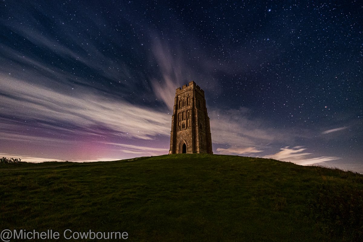 Very very diffused aurora a few hours ago on Glastonbury Tor. It wasn't very obvious but it was still there! Now sleep!