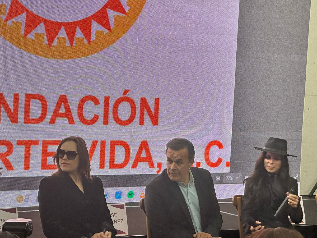 Fernando de la Mora sumó a dos  poderosas  plumas y voces femeninas, a la lucha contra la leucemia. El próximo 7  de noviembre, Ely Guerra y Denise Gutiérrez cantarán con el tenor y la Orquesta Juvenil, en la Sala Nezahualcóyotl de la UNAM.