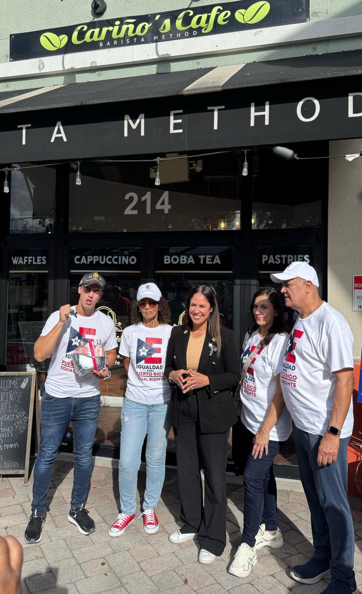 irma_rodri's tweet photo. GRACIAS a nuestros hermanos de la DelegacionExtendida Florida, residentes en Florida Central en su lucha por la #Igualdad de los que vivimos en nuestra Isla. @delegateus
#ElQueSeCansaPierde #NuestraCausaEsPoderosa #stopthecolony https://t.co/2ou6Bz0OeB