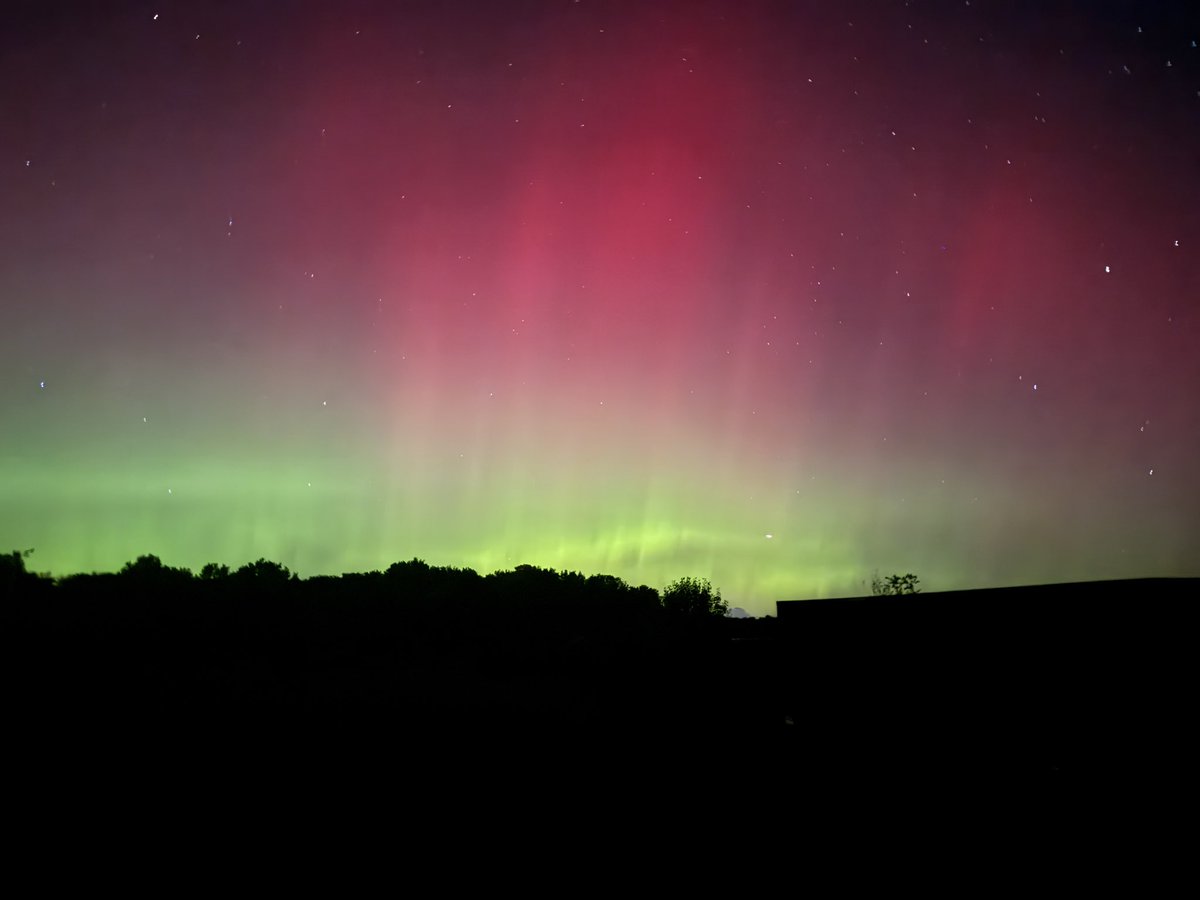 #NorthernLights (and some stars) near Akron, NY! <a href="/NWSBUFFALO/">NWS Buffalo</a> <a href="/news4buffalo/">News 4 Buffalo</a> <a href="/StormHour/">#StormHour</a> #bufwx #auroraborealis