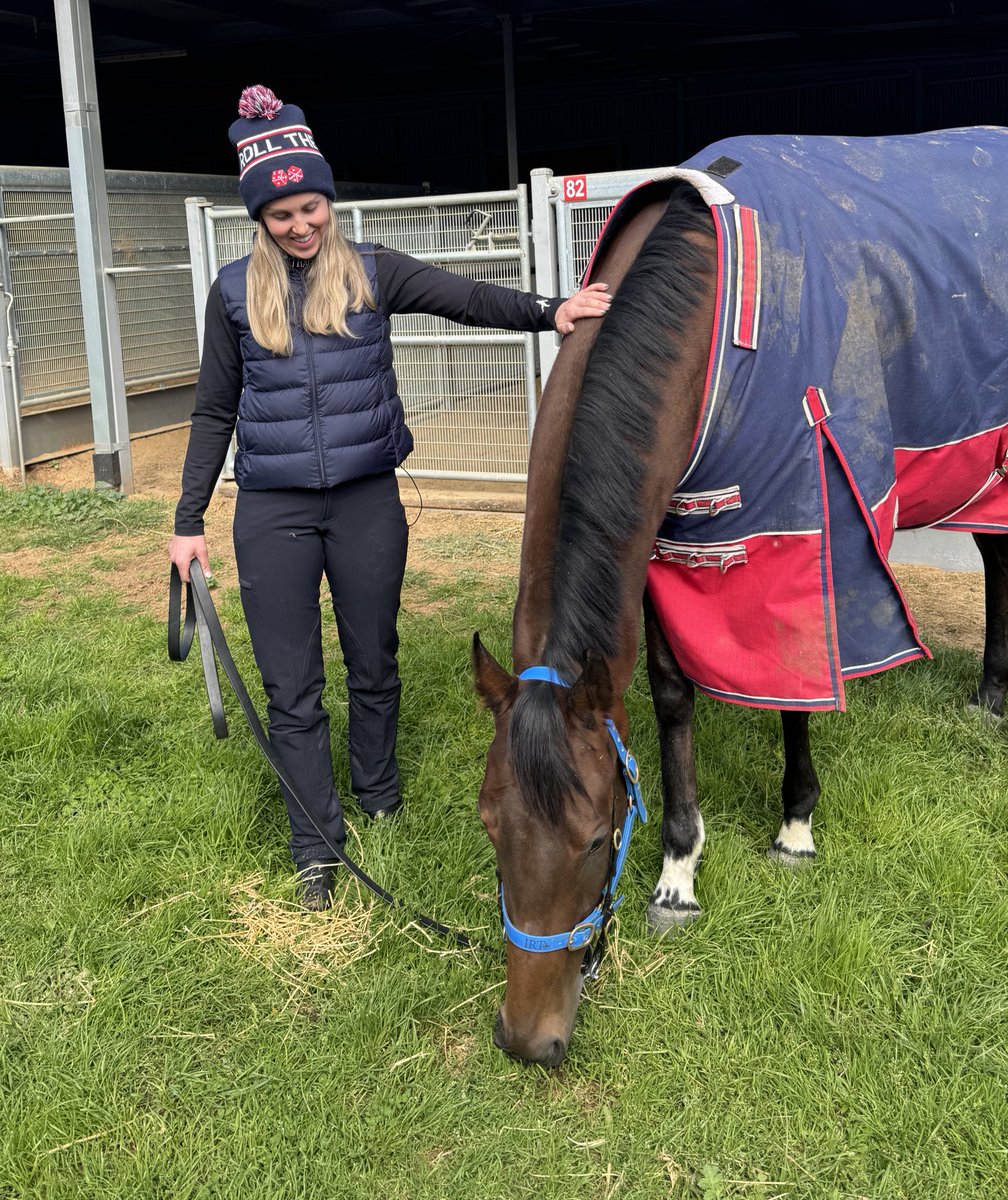 RacingVictoria's tweet photo. Steph and Nova Lights 😍

Apprentice jockey @StephHateley will make her race riding debut at Mornington on Thursday! 👏

She will ride Nova Lights for the boss @FreedmanRacing in Race 6 🥳 https://t.co/G5Q1BzzLnk