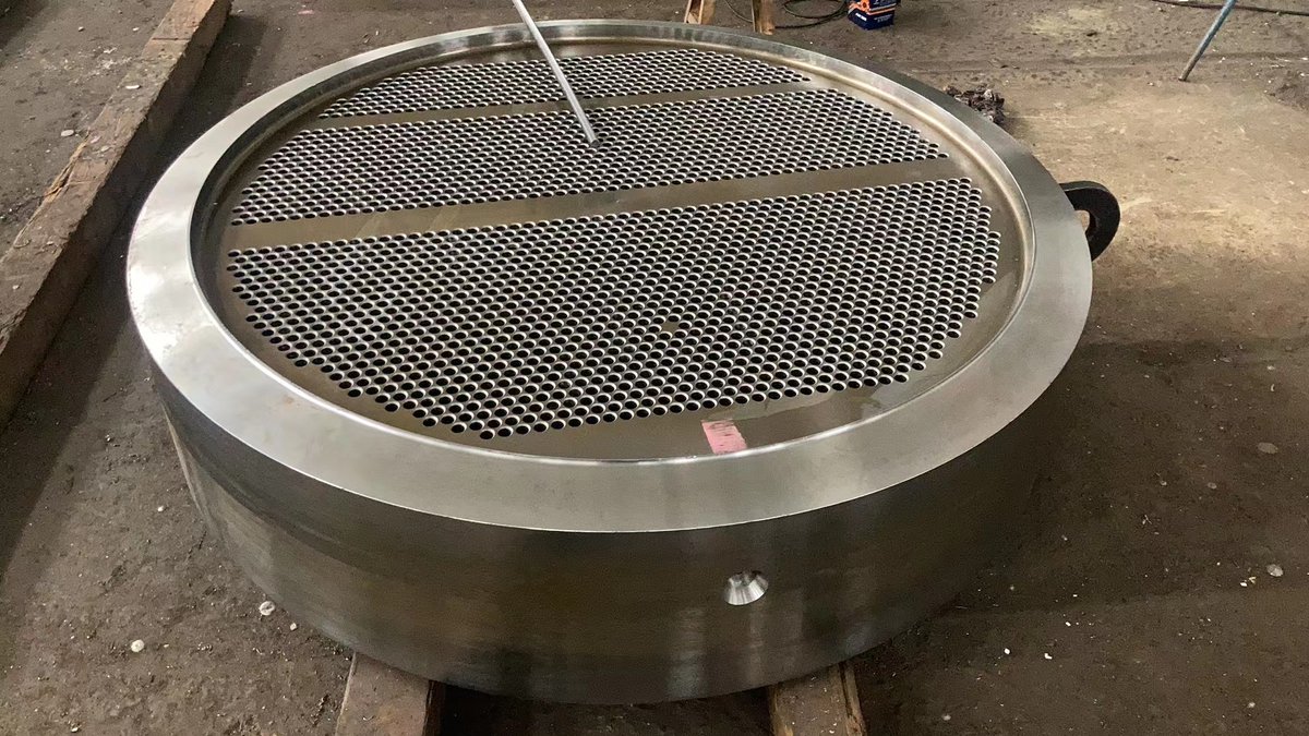 chenkiki520's tweet photo. The holiday is over, welcome inquiry🙏
WhatsApp:+8618961122305
email:kiki@tubesheets.cn
#tubesheet #flanges #baffle ＃oil＃gas
#heatexchanger #boiler  #pressure vessel https://t.co/c2goK9sC8G