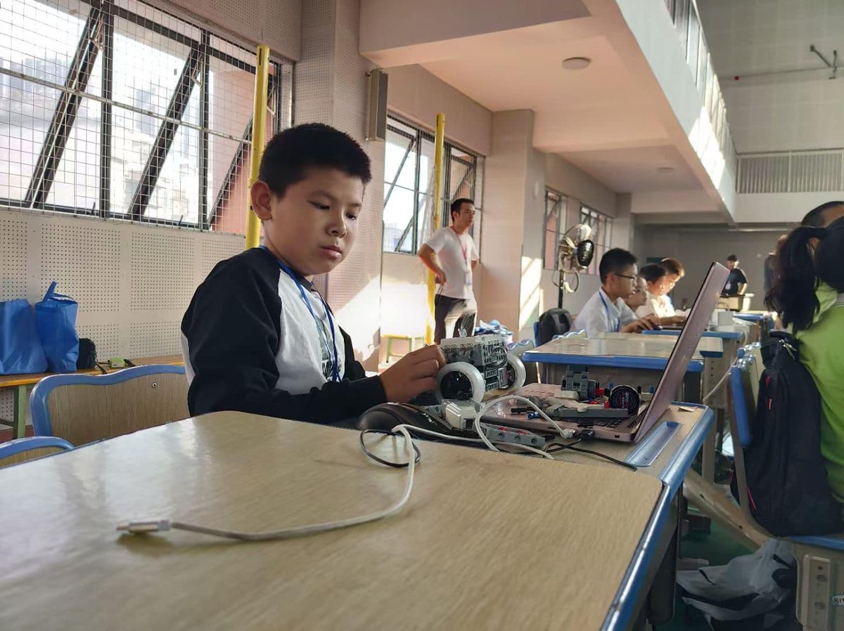 zmrobot's tweet photo. Liuzhou city in Guangxi, robot competition.
Platform for children, great experience to learn and improve in robotics.
#education #coding #ZMROBO #robotics #WiseKit #AI #deeplearning #computerscience #k12education #k12schools #pythonprogramming #STEM #build #play #create #kids https://t.co/aQN2JVJggz