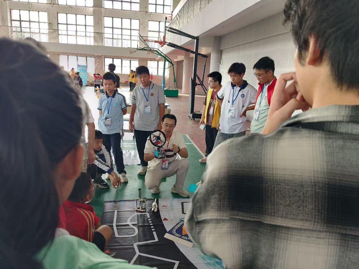zmrobot's tweet photo. Liuzhou city in Guangxi, robot competition.
Platform for children, great experience to learn and improve in robotics.
#education #coding #ZMROBO #robotics #WiseKit #AI #deeplearning #computerscience #k12education #k12schools #pythonprogramming #STEM #build #play #create #kids https://t.co/aQN2JVJggz