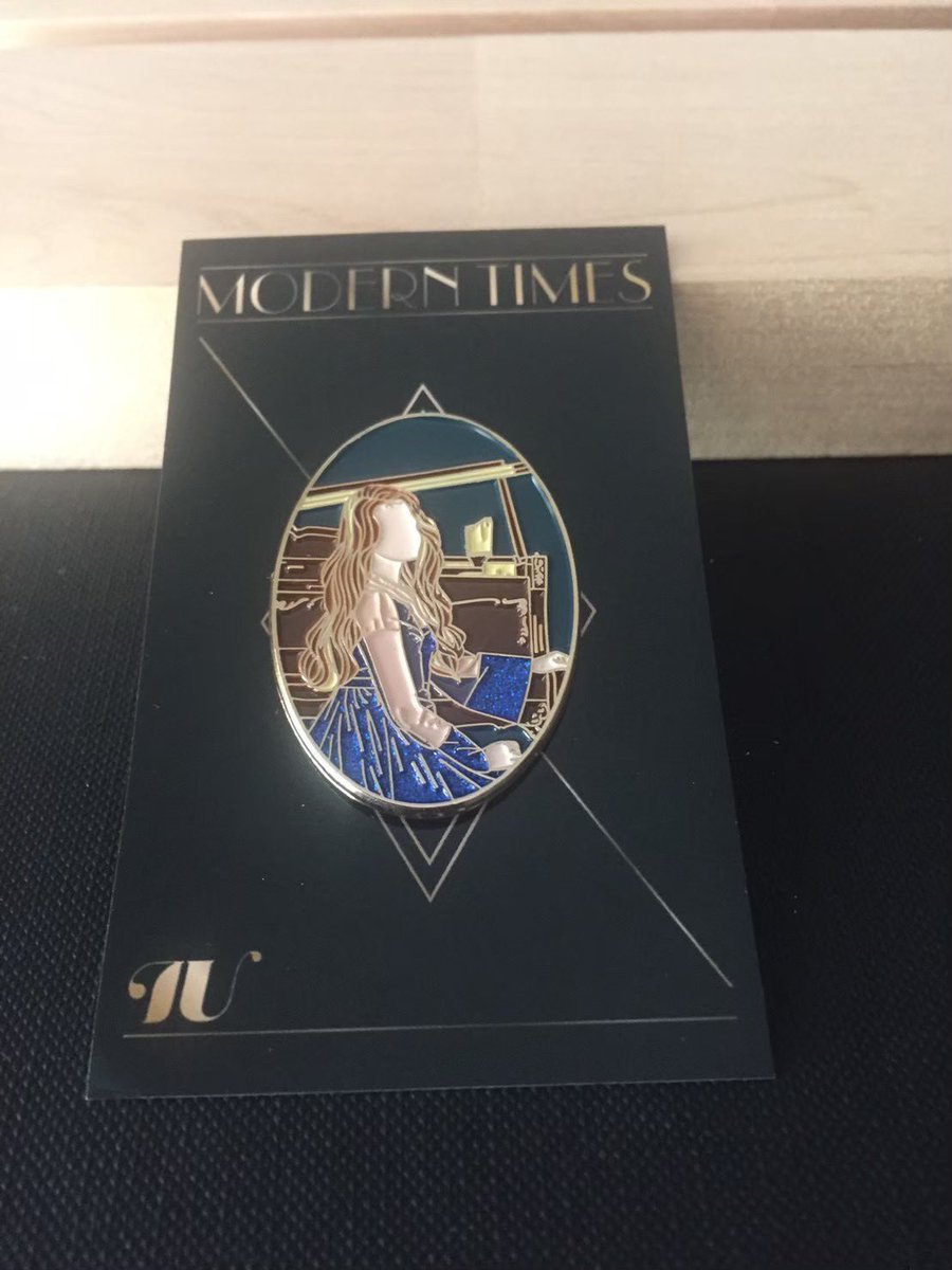 iu_dent's tweet photo. Modern Times 11 ปีแล้ว แต่เสน่ห์คลาสสิคตลอดไป 
Button &amp; Pin collection of #Modern_Times https://t.co/BKEF6qRW4Q