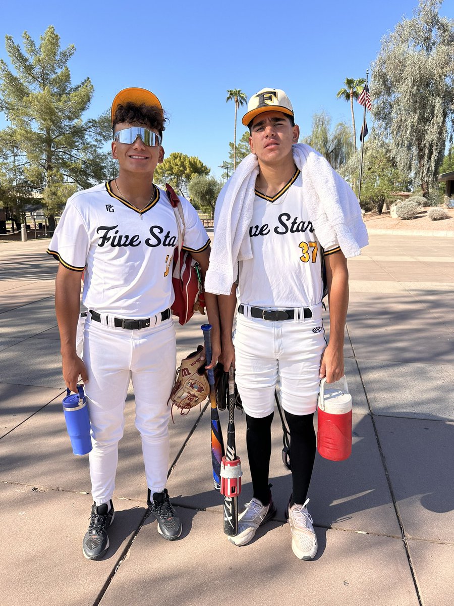 carloswuttke's tweet photo. Here are a few barrels from the AZ Sophomore Classic this past weekend.  My friend Blake Gonzales played with 5 Star Mafia and drove me in! 

#BaseBall #GroundRuleDouble https://t.co/6vKnv2ldUj